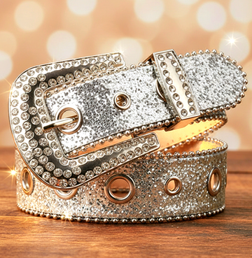 Graviertes silbernes Armband mit silbernen und blauen Nieten-Strassgürtel